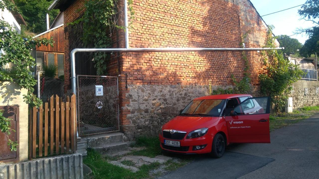 U Babicky A Jeji Psi Smecky Guest House Veselicko Exterior photo